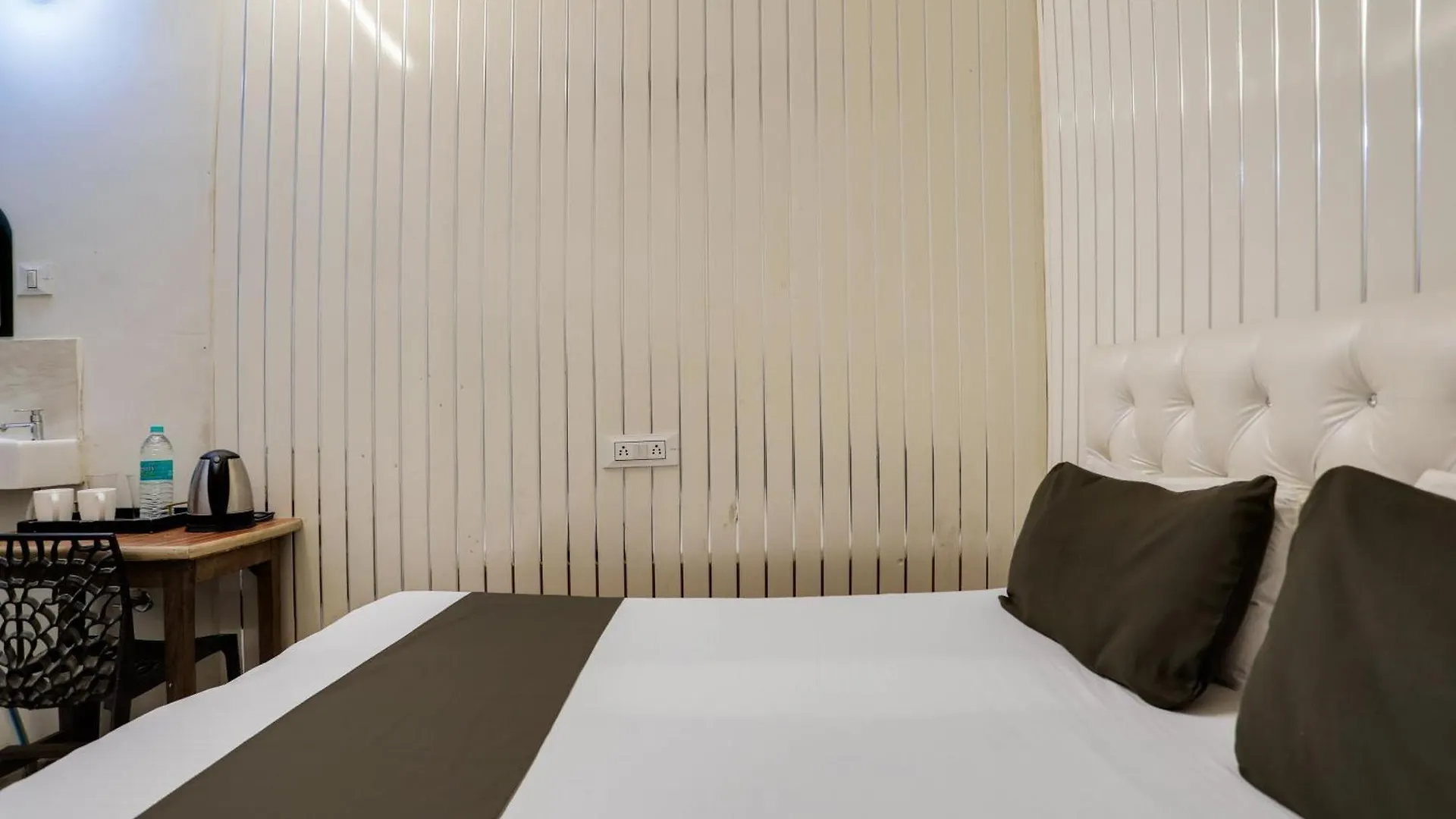 Oyo Vindra Stay Varanasi Otel