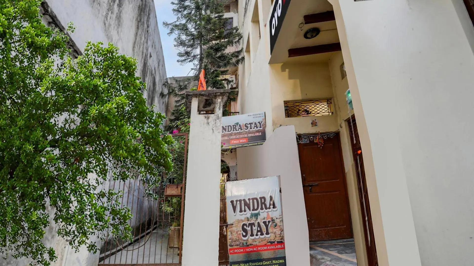 Otel Oyo Vindra Stay Varanasi Hindistan