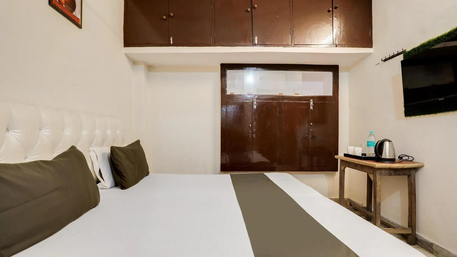 Oyo Vindra Stay Varanasi