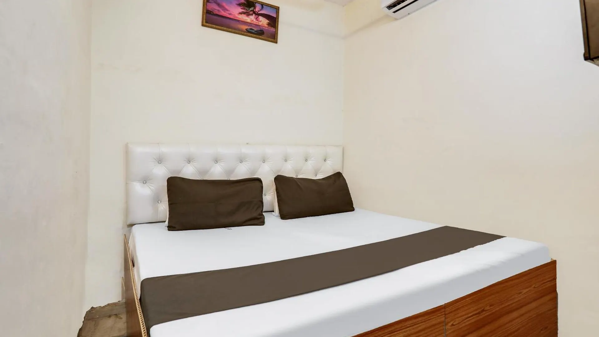 Otel Oyo Vindra Stay Varanasi Hindistan